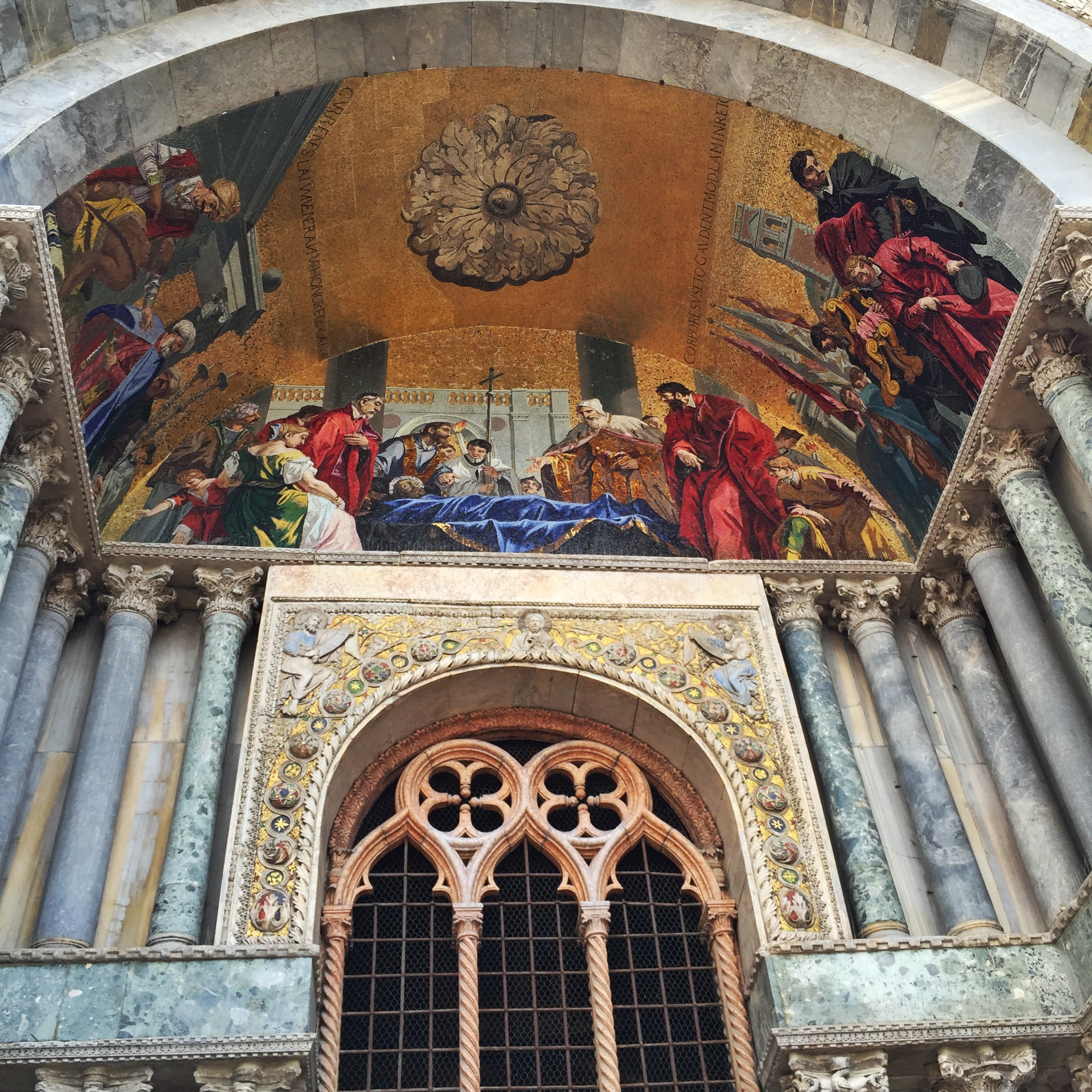 travel blogger italy