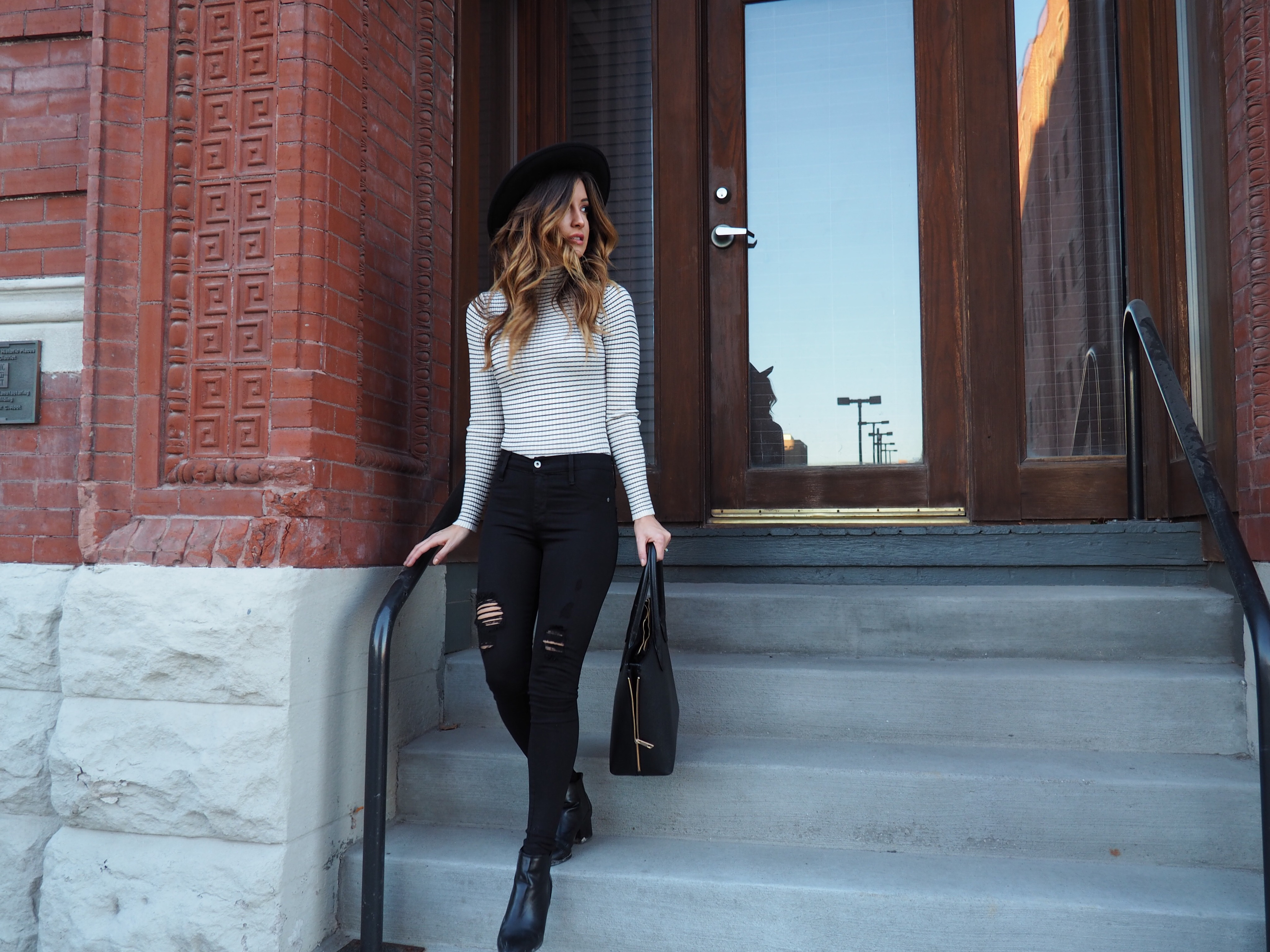 STRIPED TURTLENECK