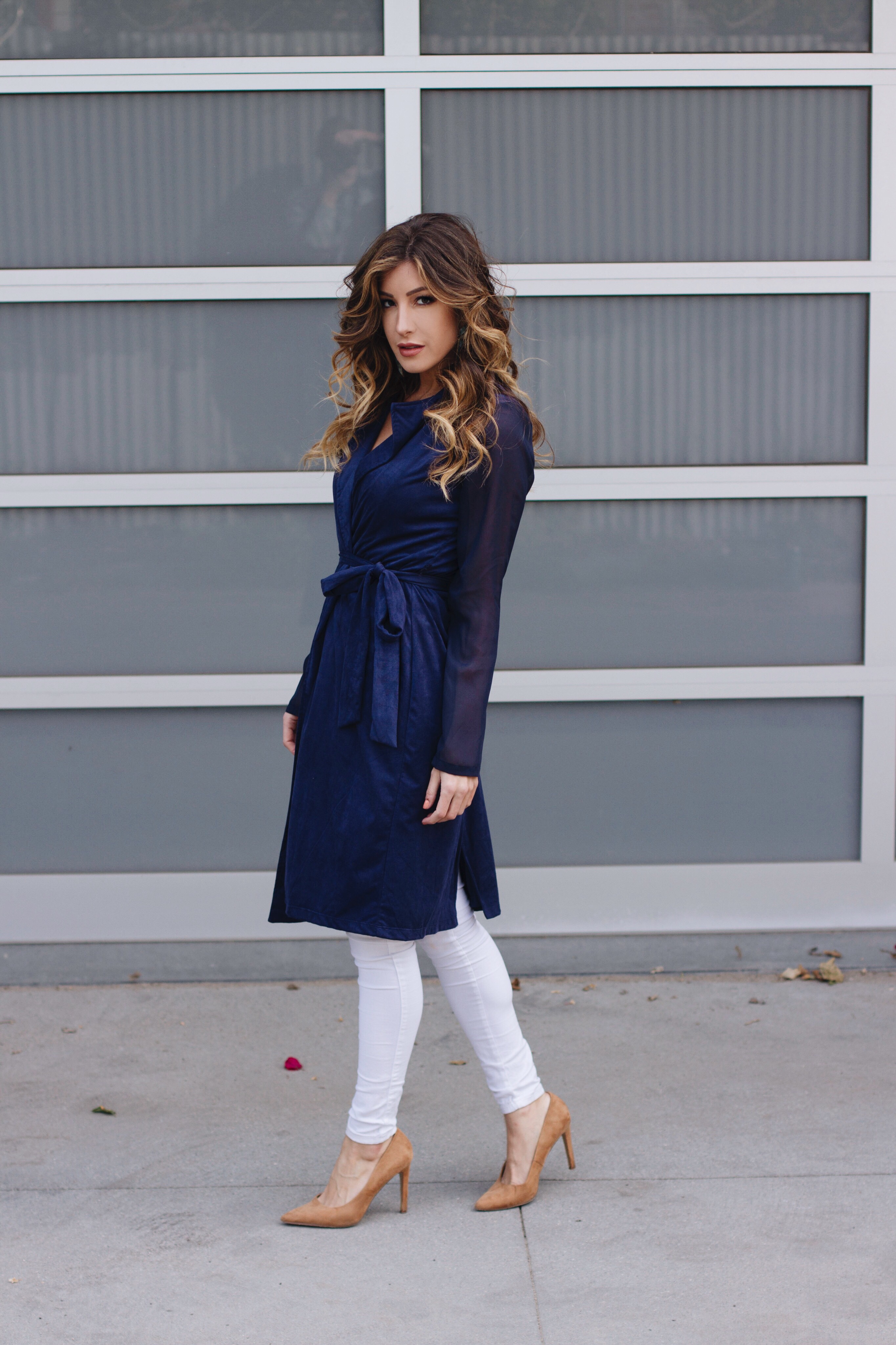 how to wear a navy trench coat